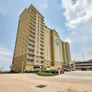 Apartment Inviting Virginia With Community Pool, Virginia Beach